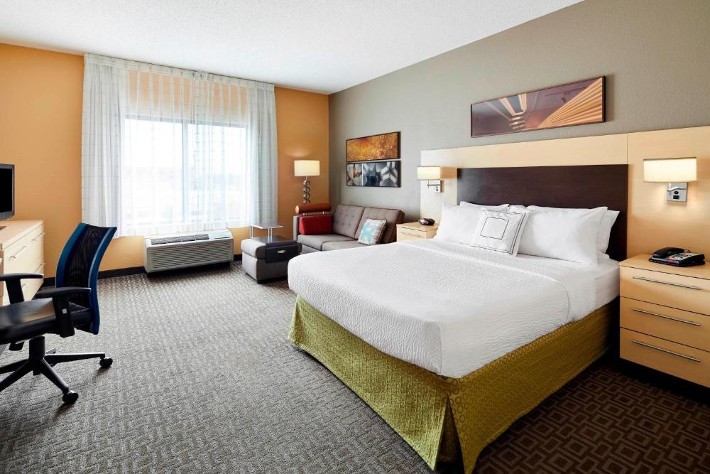 Grand Queen Suite with Sofa Bed interior